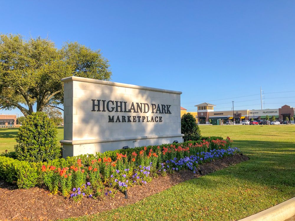 Highland Park Marketplace: 18300-18400 Old Perkins Road East, Baton Rouge, LA 70810